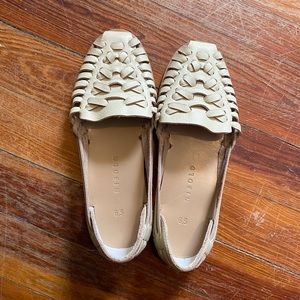 Nisolo Huarache sandal in bone